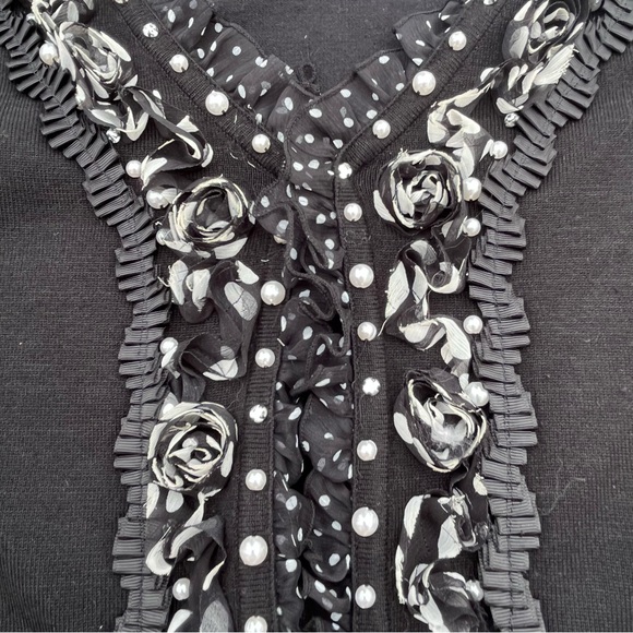 Laura Petites Black One Button Cardigan Sweater With Roses & Ruffles - Picture 7 of 11